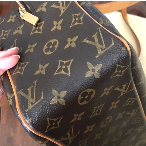 ❤ Louis Vuitton Cite GM Monogram Shoulder Bag❤ - Picture 14 of 14